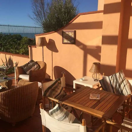 펜션 Il Terrazzino Di Lulu 체트라로